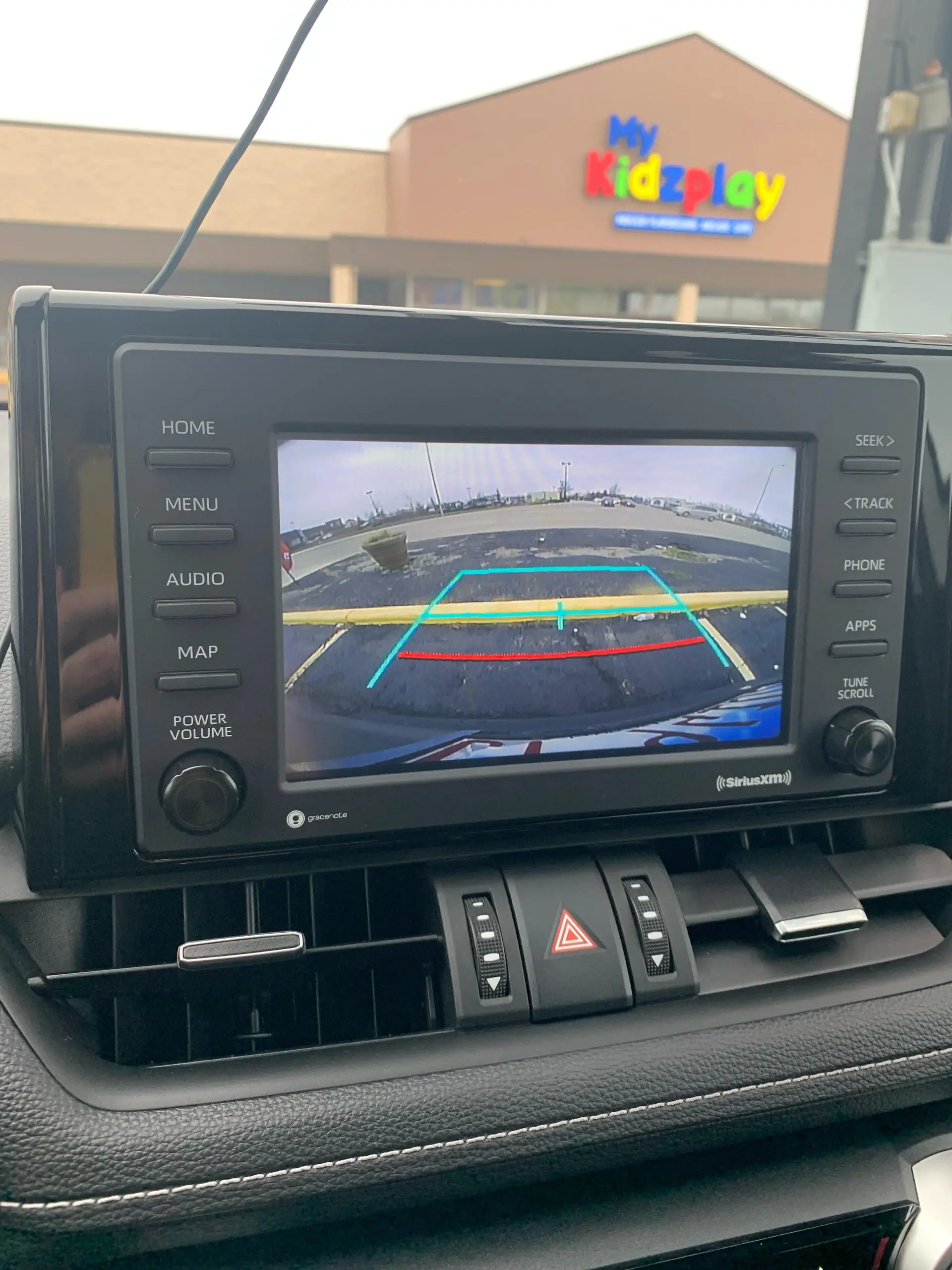 Backup Camera With Projected Path Vs Dynamic Gridlines